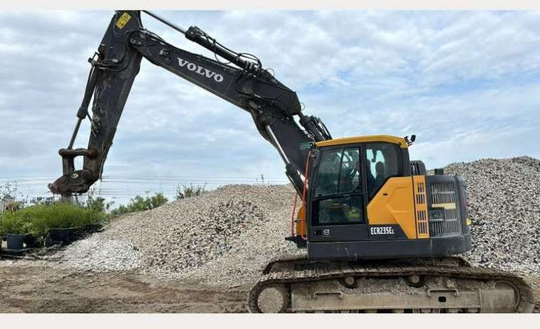 Volvo Pelle sur Chenilles ECR235EL - Excavadora de cadenas: foto 1 Volvo Pelle sur Chenilles ECR235EL - Excavadora de cadenas: foto 1