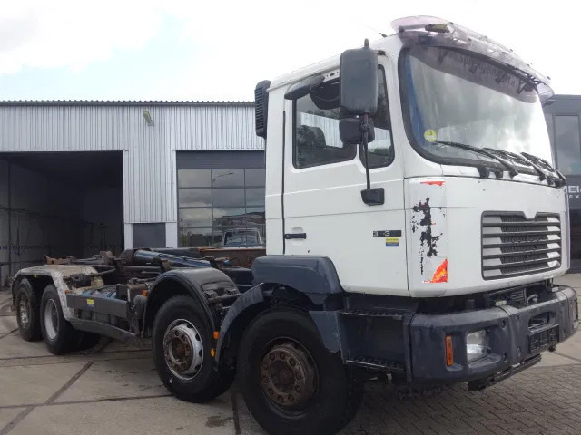 MAN 35-364 chassis cabine manual diesel pomp 6 cil 8x4 - Camión chasis: foto 1 MAN 35-364 chassis cabine manual diesel pomp 6 cil 8x4 - Camión chasis: foto 1