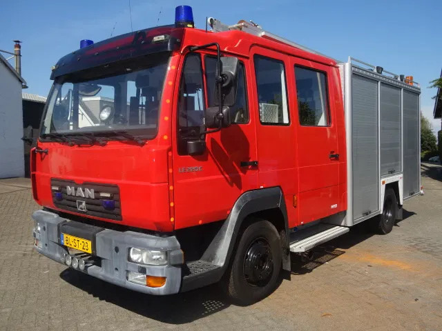 MAN LE 220C GODIVA POMP 2000 LITER TANK,MANUAL GEARBOX - Camión de bomberos: foto 1 MAN LE 220C GODIVA POMP 2000 LITER TANK,MANUAL GEARBOX - Camión de bomberos: foto 1