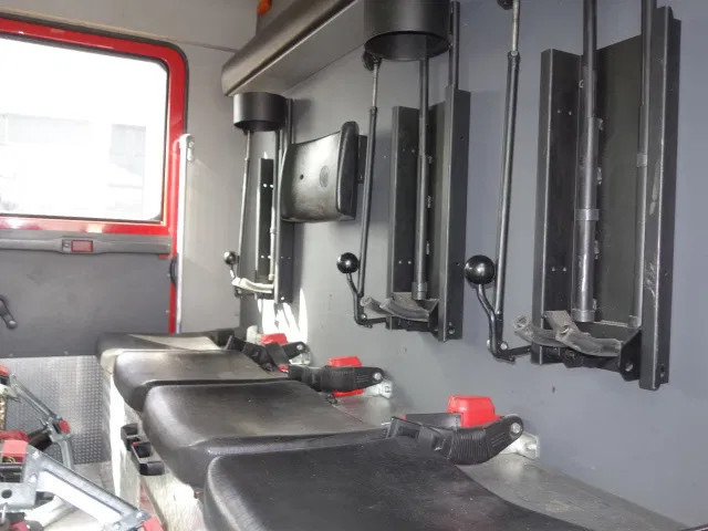 Leasing para Mercedes-Benz Actros 1831 4X4 ZIEGLER BOMBEROS POMP,2500 L TANK Mercedes-Benz Actros 1831 4X4 ZIEGLER BOMBEROS POMP,2500 L TANK: foto 15