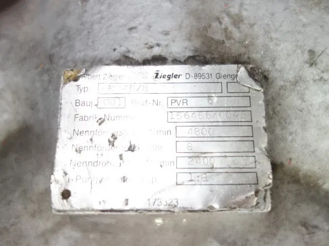 Leasing para Mercedes-Benz Actros 1831 4X4 ZIEGLER BOMBEROS POMP,2500 L TANK Mercedes-Benz Actros 1831 4X4 ZIEGLER BOMBEROS POMP,2500 L TANK: foto 18