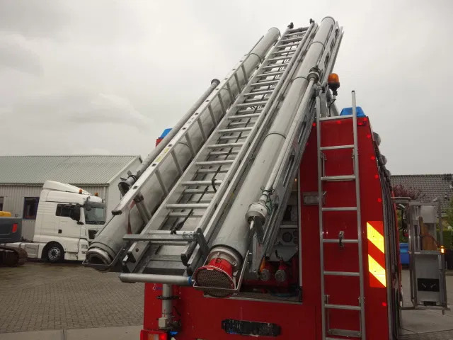 Volvo FM 10 330 pk 2000 LITER WATER TANK KRONEBURGPUMP - Camión de bomberos: foto 5 Volvo FM 10 330 pk 2000 LITER WATER TANK KRONEBURGPUMP - Camión de bomberos: foto 5