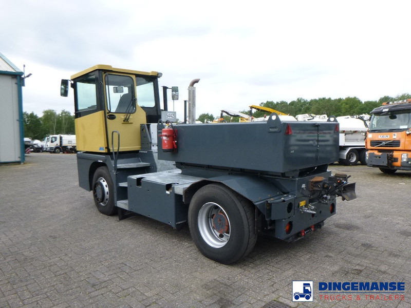 MOL RM 255 4X4 terminal drawbar tractor 150 ton - Cabeza tractora: foto 3 MOL RM 255 4X4 terminal drawbar tractor 150 ton - Cabeza tractora: foto 3