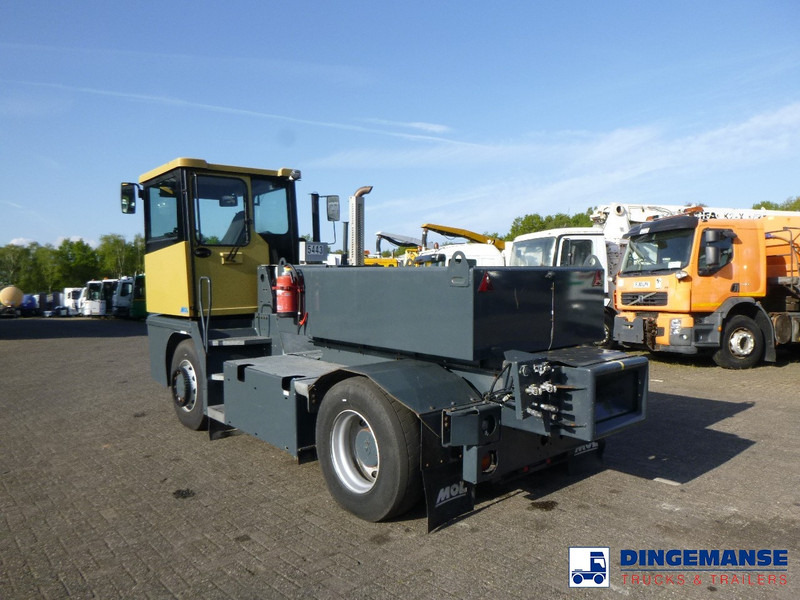 MOL RM 255 4X4 terminal drawbar tractor 150 ton - Cabeza tractora: foto 3 MOL RM 255 4X4 terminal drawbar tractor 150 ton - Cabeza tractora: foto 3