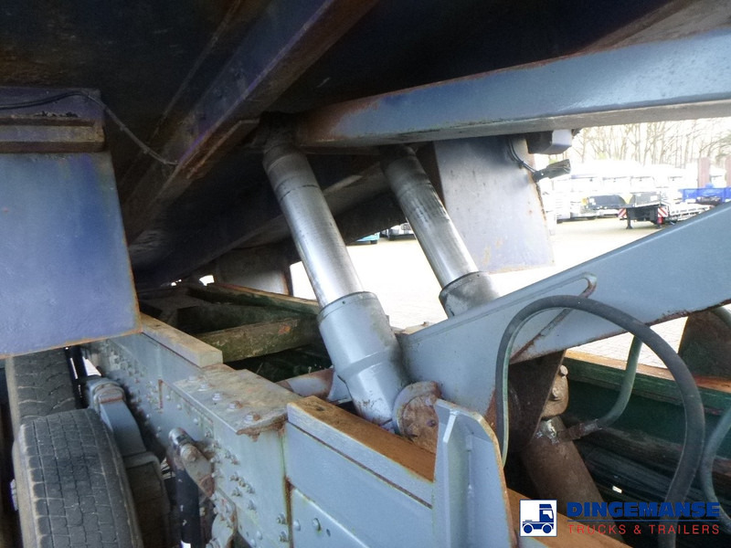 Camión grúa Iveco AD260T33 6X4 RHD tipper + HMF crane: foto 12