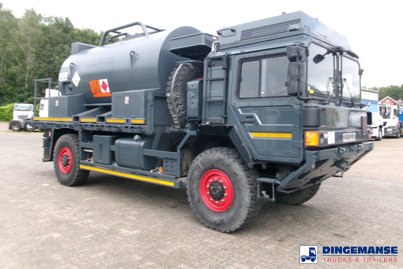 MAN HX 18.330 4X4 RHD fuel tank 5.5 m3 - Camión cisterna: foto 2 MAN HX 18.330 4X4 RHD fuel tank 5.5 m3 - Camión cisterna: foto 2