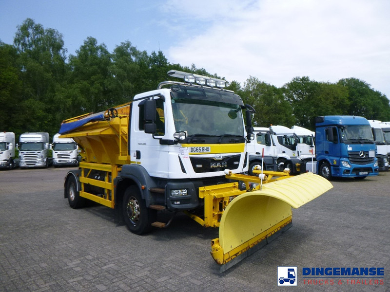 MAN TGM 18.290 4X4 RHD gritter / snow plough - Máquina quitanieve: foto 2 MAN TGM 18.290 4X4 RHD gritter / snow plough - Máquina quitanieve: foto 2
