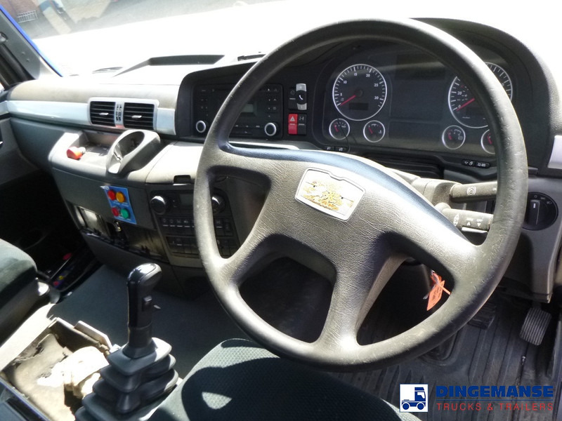 Foto del interior 2: Camión grúa MAN TGS 26.360 6X2 RHD + HMF 1420-K2 + grapple