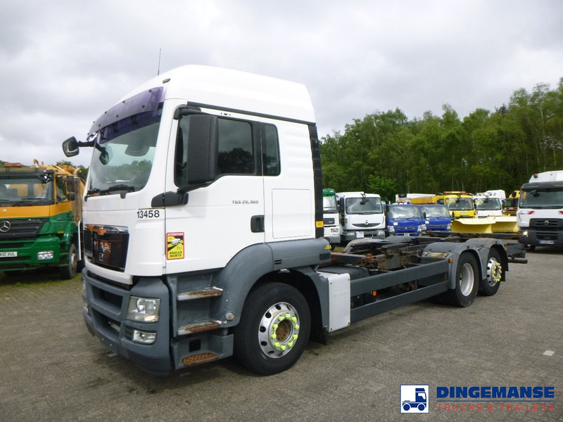 MAN TGS 26.360 Euro 5 6x2 chassis 20 ft + ADR - Camión chasis: foto 1 MAN TGS 26.360 Euro 5 6x2 chassis 20 ft + ADR - Camión chasis: foto 1