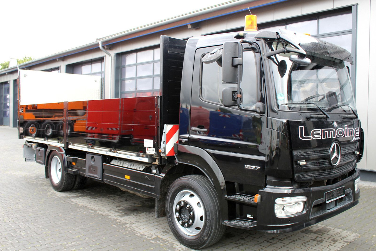 Mercedes-Benz Atego 1527 4x2 Pritsche + Ladebordwand - Furgoneta caja abierta: foto 1 Mercedes-Benz Atego 1527 4x2 Pritsche + Ladebordwand - Furgoneta caja abierta: foto 1