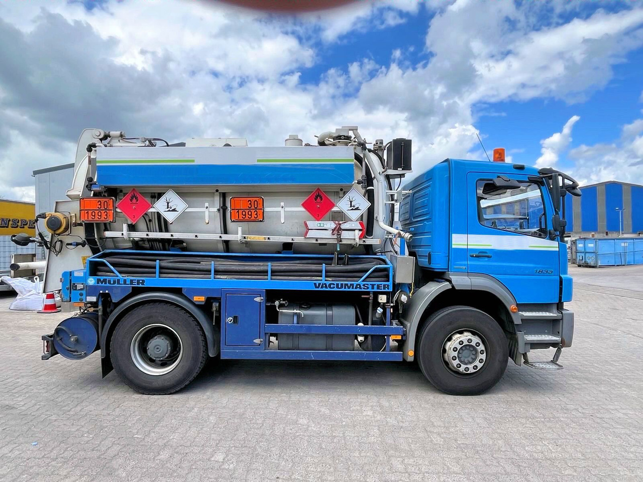 Mercedes-Benz Axor 1833 Müller 9,5m³ Saug u.Druck+HD-Spül +ADR - Limpieza de alcantarillado: foto 1 Mercedes-Benz Axor 1833 Müller 9,5m³ Saug u.Druck+HD-Spül +ADR - Limpieza de alcantarillado: foto 1