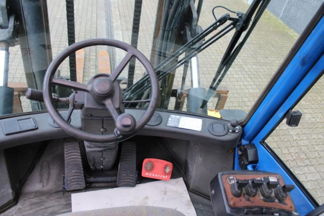 Hyster H8.00XM-6 - Carretilla elevadora diésel: foto 4 Hyster H8.00XM-6 - Carretilla elevadora diésel: foto 4