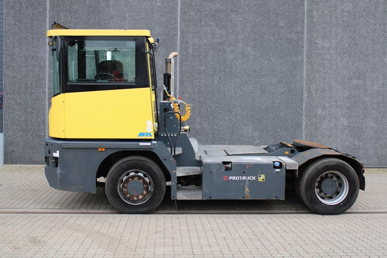 MOL RM255 4X4 - Tractor industrial: foto 1 MOL RM255 4X4 - Tractor industrial: foto 1