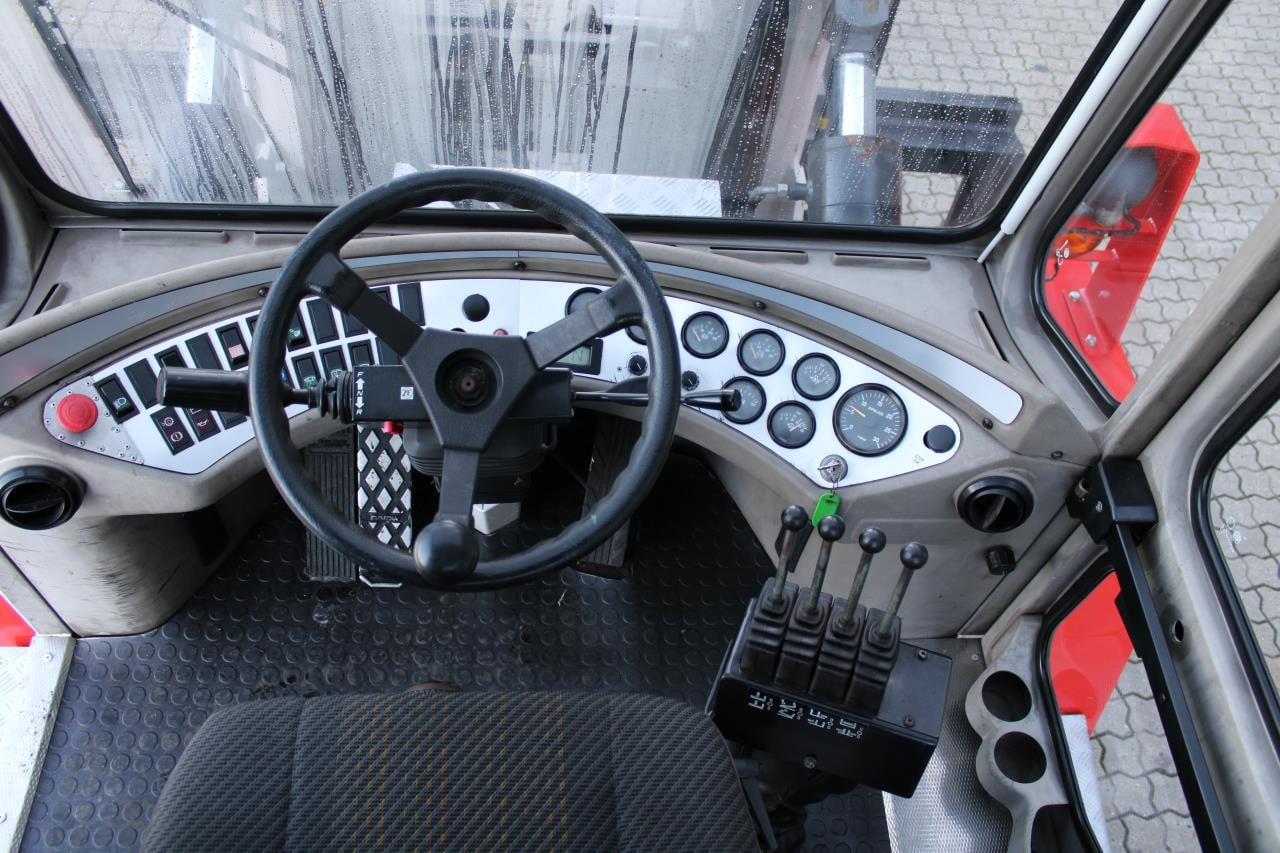 SveTruck 16120-38 - Carretilla elevadora diésel: foto 4 SveTruck 16120-38 - Carretilla elevadora diésel: foto 4