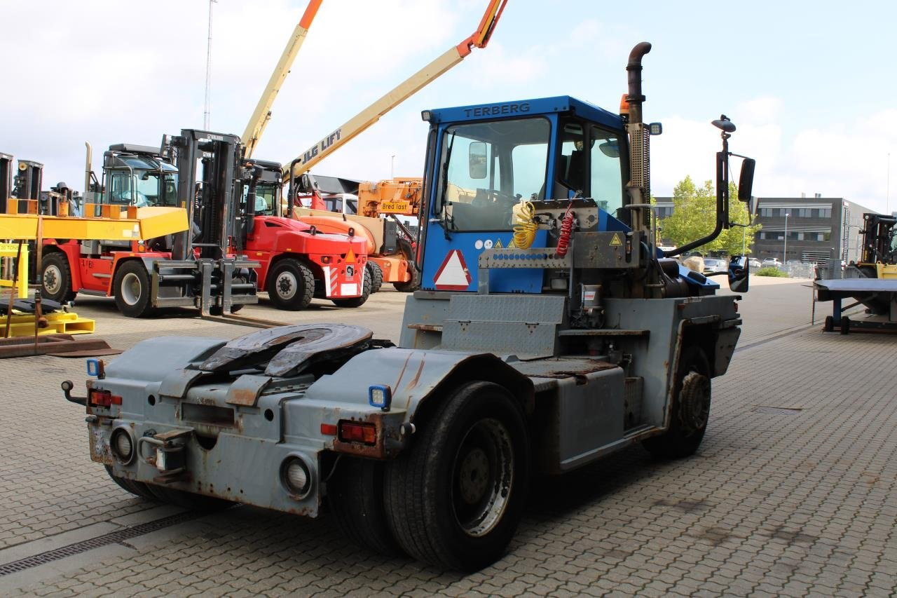 Terberg RT222 - Tractor industrial: foto 3 Terberg RT222 - Tractor industrial: foto 3