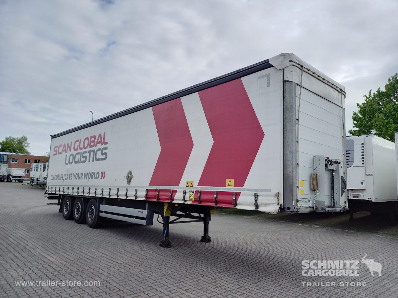 SCHMITZ Auflieger Curtainsider Standard - Semirremolque lona: foto 1 SCHMITZ Auflieger Curtainsider Standard - Semirremolque lona: foto 1