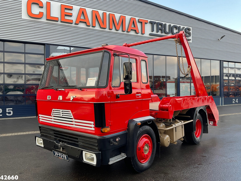 DAF FA 1600 DF 485 14 Ton portaalarmsysteem Oldtimer - Camión portacontenedor de cadenas: foto 1 DAF FA 1600 DF 485 14 Ton portaalarmsysteem Oldtimer - Camión portacontenedor de cadenas: foto 1