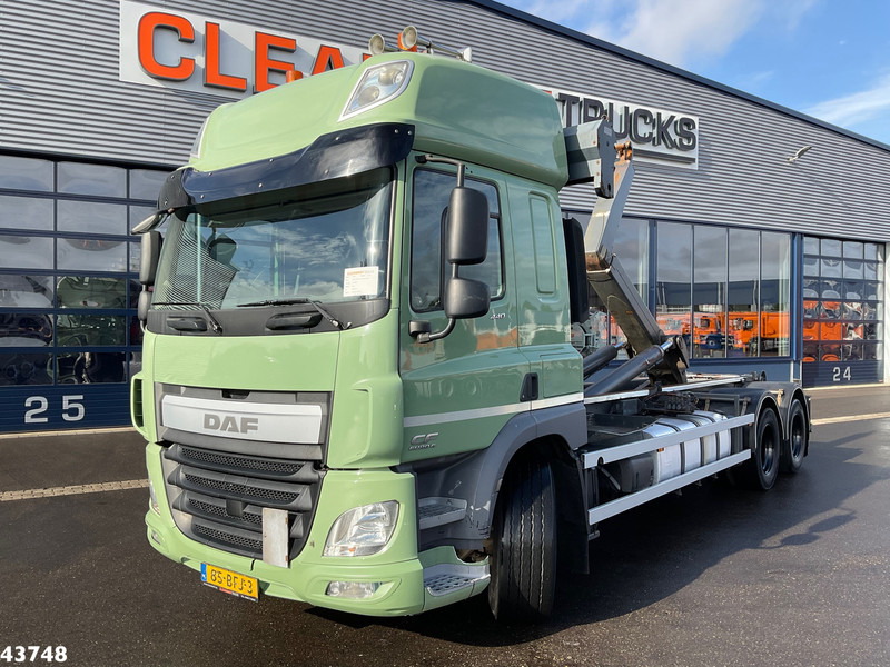 DAF FAS CF 440 Euro 6 VDL 21 Ton haakarmsysteem - Camión multibasculante: foto 1 DAF FAS CF 440 Euro 6 VDL 21 Ton haakarmsysteem - Camión multibasculante: foto 1