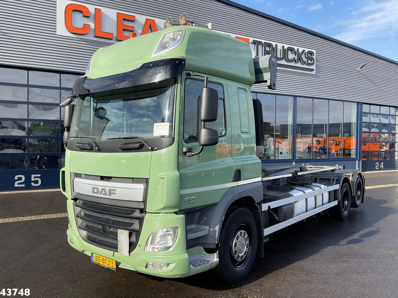 DAF FAS CF 440 Euro 6 VDL 21 Ton haakarmsysteem - Camión multibasculante: foto 2 DAF FAS CF 440 Euro 6 VDL 21 Ton haakarmsysteem - Camión multibasculante: foto 2