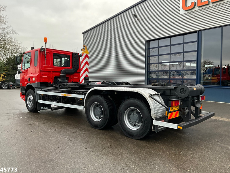 DAF FAT 75.320 6x4 Full steel Hiab 17 Ton haakarmsysteem Just 64.623 Km! - Camión multibasculante: foto 4 DAF FAT 75.320 6x4 Full steel Hiab 17 Ton haakarmsysteem Just 64.623 Km! - Camión multibasculante: foto 4