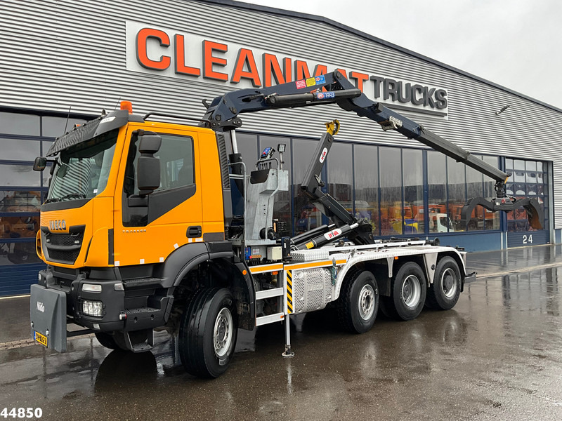 Iveco Trakker AD380T41W 8x6 Euro 6 HMF 19 Tonmeter Z-kraan - Camión multibasculante, Camión grúa: foto 1 Iveco Trakker AD380T41W 8x6 Euro 6 HMF 19 Tonmeter Z-kraan - Camión multibasculante, Camión grúa: foto 1