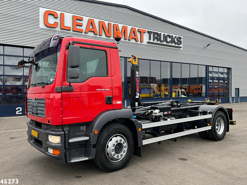 MAN TGM 18.280 Multilift 21 Ton haakarmsysteem Just 25.790 km! - Camión multibasculante: foto 2 MAN TGM 18.280 Multilift 21 Ton haakarmsysteem Just 25.790 km! - Camión multibasculante: foto 2