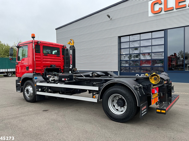 MAN TGM 18.280 Multilift 21 Ton haakarmsysteem Just 25.790 km! - Camión multibasculante: foto 5 MAN TGM 18.280 Multilift 21 Ton haakarmsysteem Just 25.790 km! - Camión multibasculante: foto 5
