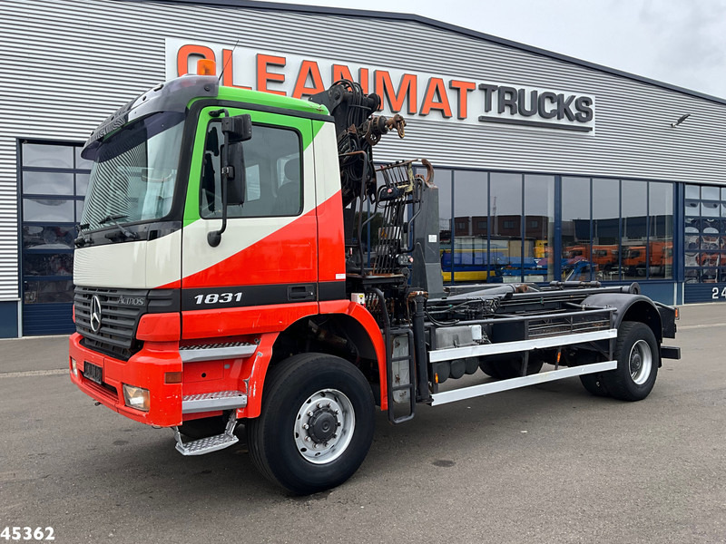 Mercedes-Benz Actros 1931 AK 4x4 Hiab 12 Tonmeter laadkraan - Camión multibasculante, Camión grúa: foto 2 Mercedes-Benz Actros 1931 AK 4x4 Hiab 12 Tonmeter laadkraan - Camión multibasculante, Camión grúa: foto 2