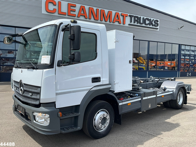 Mercedes-Benz Atego 1218 Euro 6 Manual 7 Ton haakarmsysteem - Camión multibasculante: foto 2 Mercedes-Benz Atego 1218 Euro 6 Manual 7 Ton haakarmsysteem - Camión multibasculante: foto 2
