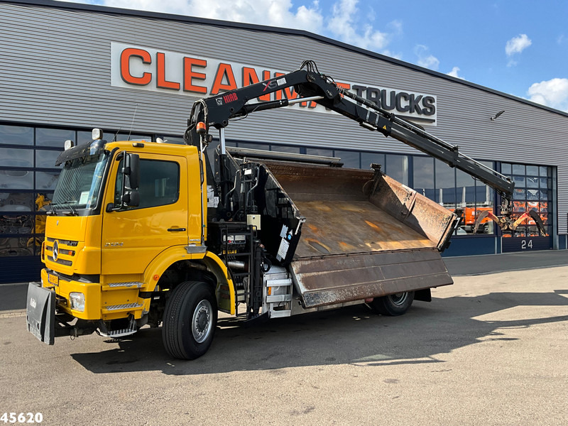Mercedes-Benz Axor 2124 AK 4x4 Hiab 12 Tonmeter laadkraan Just 208.719 km! - Camión volquete, Camión grúa: foto 2 Mercedes-Benz Axor 2124 AK 4x4 Hiab 12 Tonmeter laadkraan Just 208.719 km! - Camión volquete, Camión grúa: foto 2