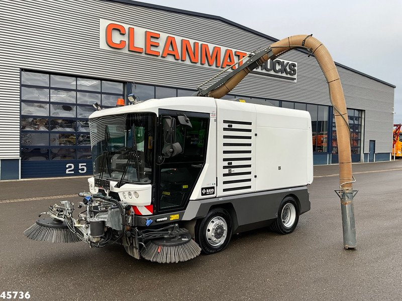 Ravo 540 Euro 6 with new 3-rd brush! - Barredora vial: foto 1 Ravo 540 Euro 6 with new 3-rd brush! - Barredora vial: foto 1