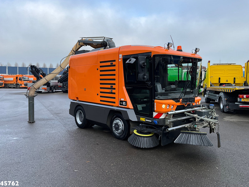 Ravo 580 Euro 6 with 3-rd brush - Barredora vial: foto 5 Ravo 580 Euro 6 with 3-rd brush - Barredora vial: foto 5