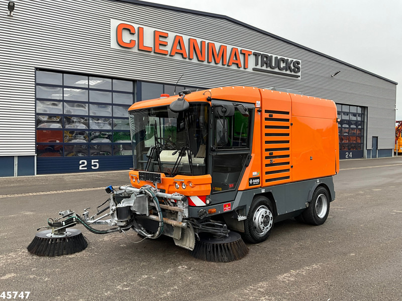 Ravo 580 with 3-rd brush - Barredora vial: foto 2 Ravo 580 with 3-rd brush - Barredora vial: foto 2