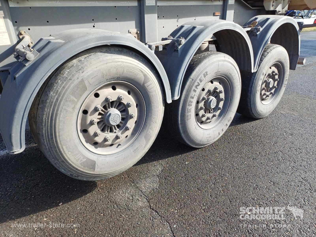 LANGENDORF Auflieger Kipper Stahlrundmulde 24m³ - Semirremolque volquete: foto 3 LANGENDORF Auflieger Kipper Stahlrundmulde 24m³ - Semirremolque volquete: foto 3