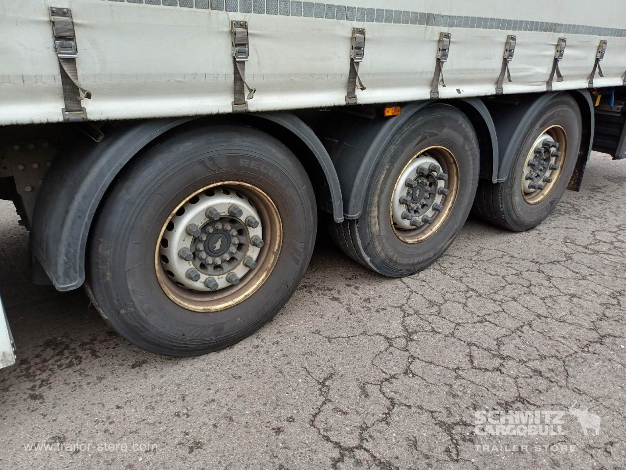 SCHMITZ Auflieger Curtainsider Standard - Semirremolque lona: foto 5 SCHMITZ Auflieger Curtainsider Standard - Semirremolque lona: foto 5