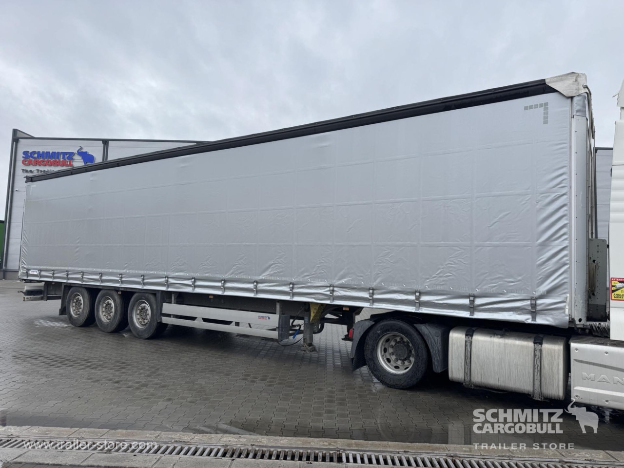 SCHMITZ Curtainsider Standard - Semirremolque lona: foto 1 SCHMITZ Curtainsider Standard - Semirremolque lona: foto 1