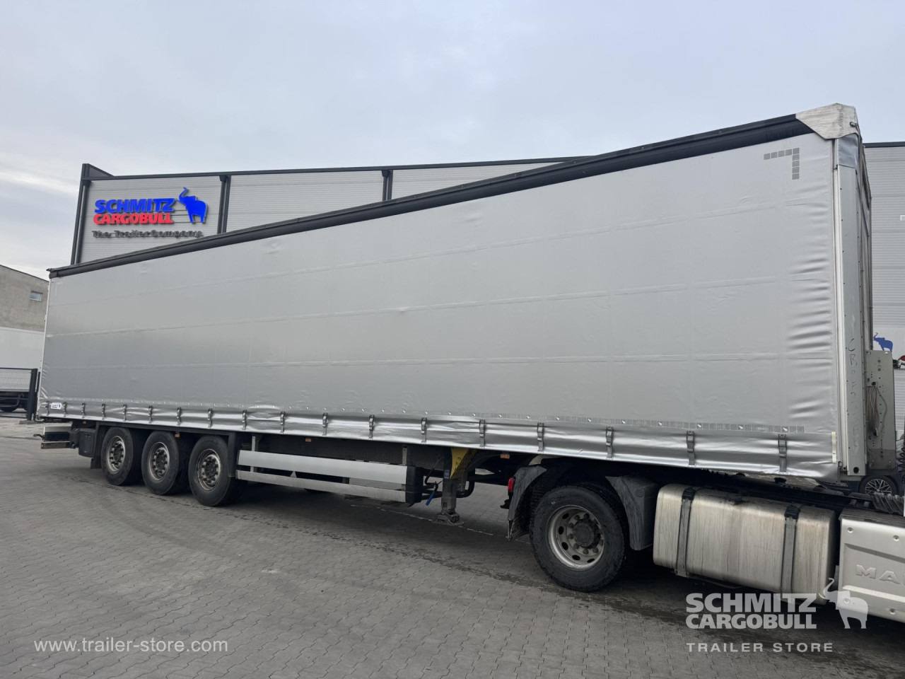 SCHMITZ Curtainsider Standard - Semirremolque lona: foto 1 SCHMITZ Curtainsider Standard - Semirremolque lona: foto 1