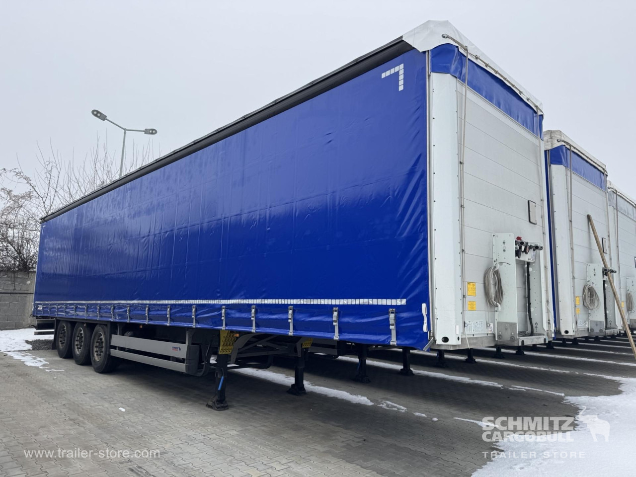 SCHMITZ Curtainsider Standard - Semirremolque lona: foto 1 SCHMITZ Curtainsider Standard - Semirremolque lona: foto 1