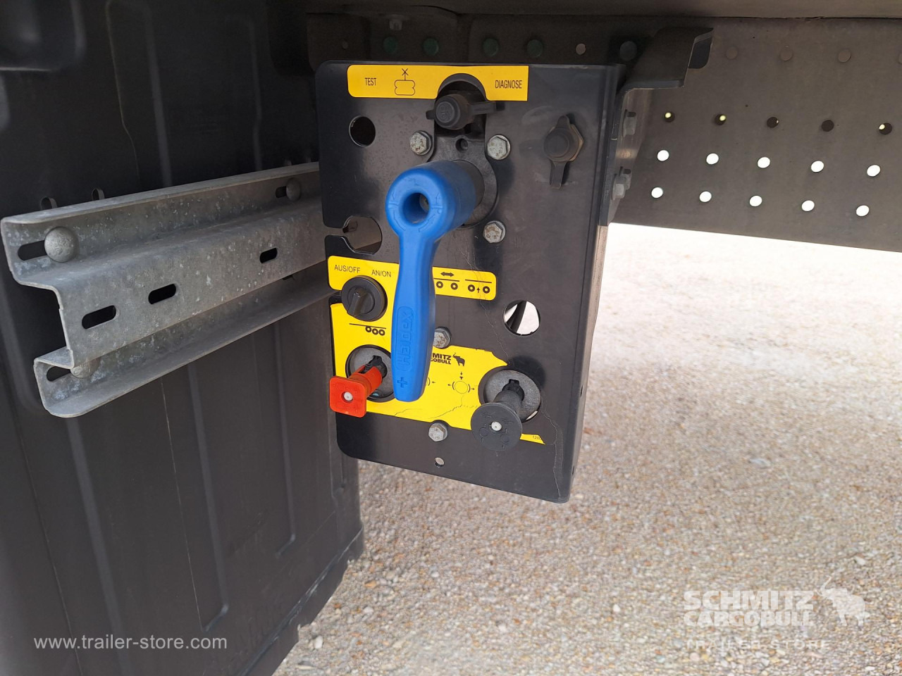 SCHMITZ Reefer Multitemp - Semirremolque isotérmico: foto 4 SCHMITZ Reefer Multitemp - Semirremolque isotérmico: foto 4