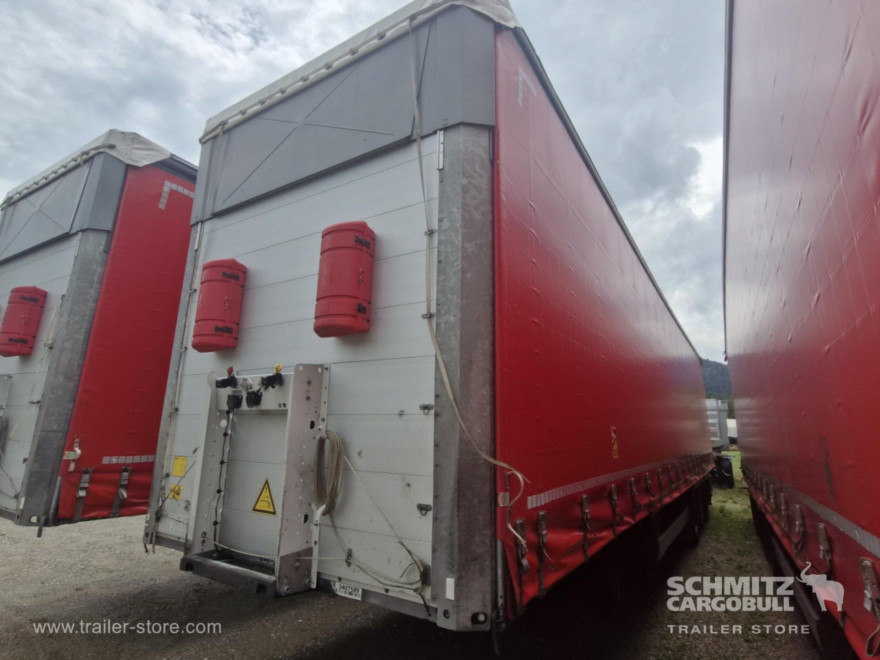 SCHMITZ Curtainsider Varios - Semirremolque lona: foto 2 SCHMITZ Curtainsider Varios - Semirremolque lona: foto 2