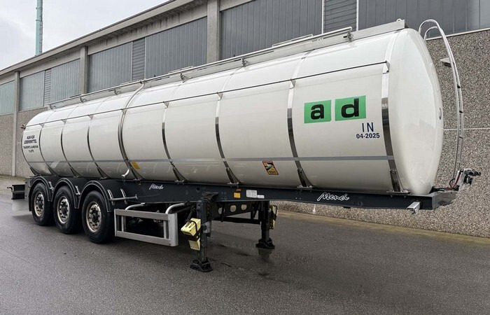 BATA CISTERNA ALIMENTARE SANTI-MENCI ANNO 05-2010 - Semirremolque cisterna: foto 5 BATA CISTERNA ALIMENTARE SANTI-MENCI ANNO 05-2010 - Semirremolque cisterna: foto 5