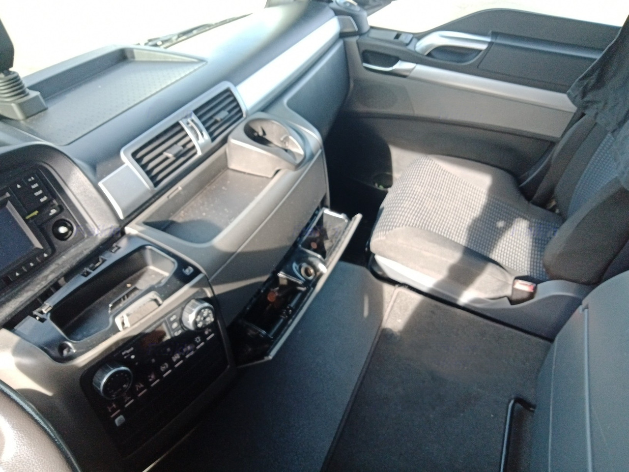 MAN TGS 18.440 BLS 4X2 EURO 6 / 40 units tractor unit - Cabeza tractora: foto 4 MAN TGS 18.440 BLS 4X2 EURO 6 / 40 units tractor unit - Cabeza tractora: foto 4