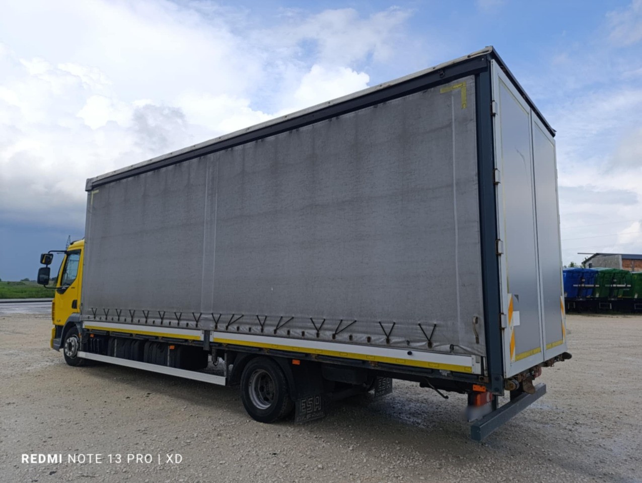 DAF LF 260 / Curtainsider 18 EPAL / sleeper cab - Camión lona: foto 5 DAF LF 260 / Curtainsider 18 EPAL / sleeper cab - Camión lona: foto 5