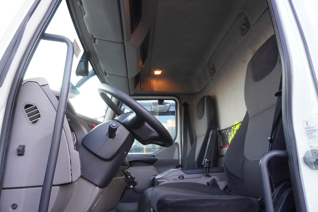 Camión frigorífico DAF LF 290 E6 4×2 / Lamberet refrigerated box 22 pallets / Multitemperature / Carrier Supra 1150 MT: foto 12 Camión frigorífico DAF LF 290 E6 4×2 / Lamberet refrigerated box 22 pallets / Multitemperature / Carrier Supra 1150 MT: foto 12