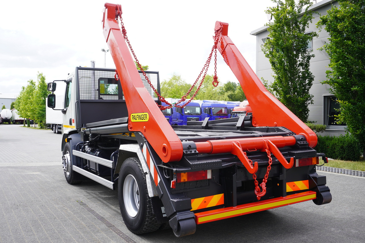 DAF LF 55.220 Skip loader GUIMA PALFINGER M14T - Camión portacontenedor de cadenas: foto 4 DAF LF 55.220 Skip loader GUIMA PALFINGER M14T - Camión portacontenedor de cadenas: foto 4