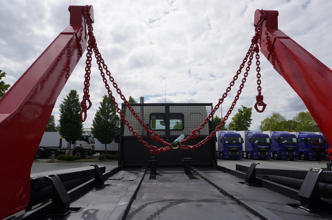 Camión portacontenedor de cadenas DAF LF 55.220 Skip loader GUIMA PALFINGER M14T: foto 21