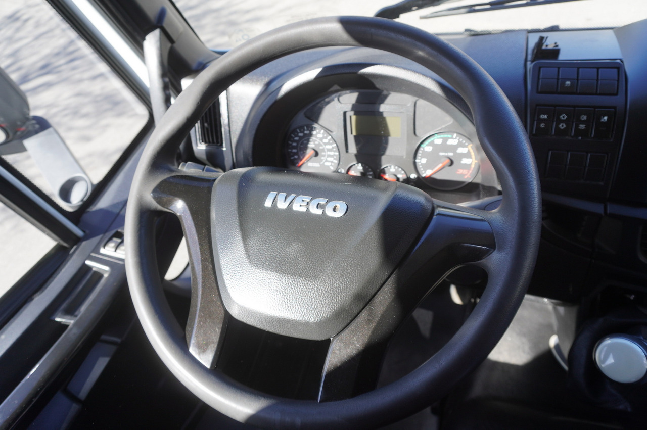 Camión caja cerrada IVECO Eurocargo 120-190 / 160 thousand km !!! / Box 18 EPAL / Dhollandia lift 1500 kg: foto 16 Camión caja cerrada IVECO Eurocargo 120-190 / 160 thousand km !!! / Box 18 EPAL / Dhollandia lift 1500 kg: foto 16