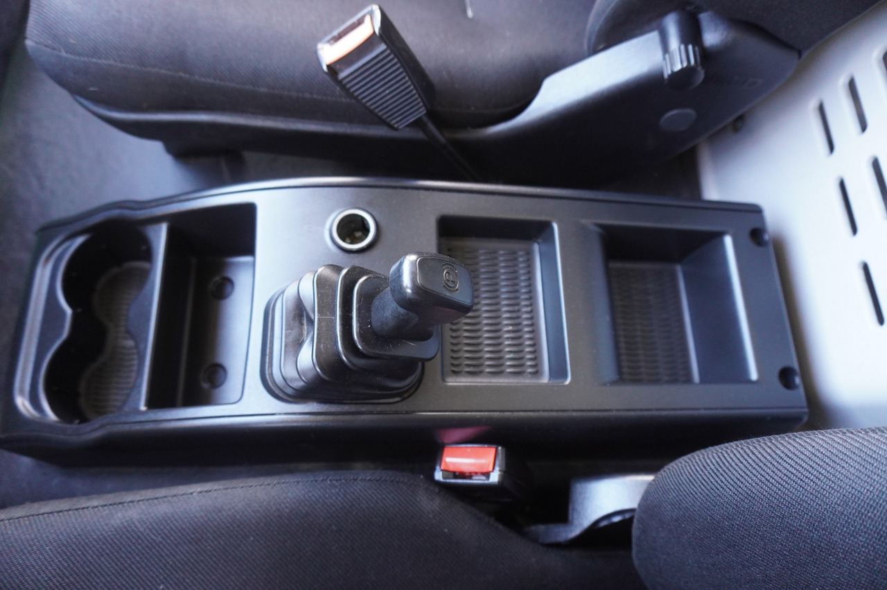 Camión caja cerrada IVECO Eurocargo 120-190 / 160 thousand km !!! / Box 18 EPAL / Dhollandia lift 1500 kg: foto 13 Camión caja cerrada IVECO Eurocargo 120-190 / 160 thousand km !!! / Box 18 EPAL / Dhollandia lift 1500 kg: foto 13