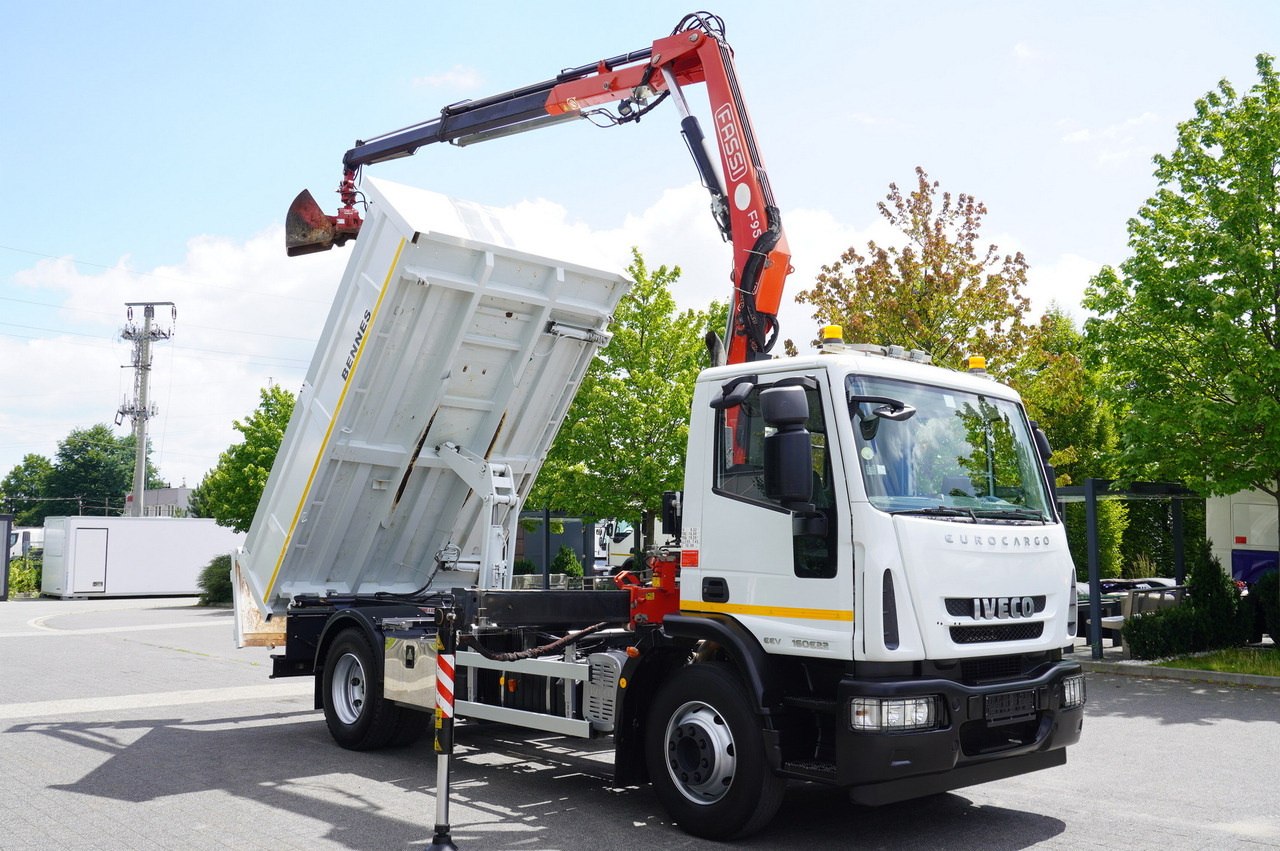 IVECO Eurocargo 160E22 EEV Dump truck / Bortmatic / Crane FASSI F95A.0.22 - Camión caja abierta, Camión grúa: foto 3 IVECO Eurocargo 160E22 EEV Dump truck / Bortmatic / Crane FASSI F95A.0.22 - Camión caja abierta, Camión grúa: foto 3