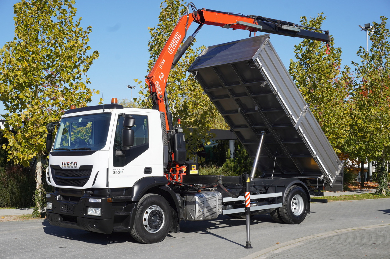 IVECO Stralis 310 E6 / NEW 3-sided tipper / Fassi F135 crane with remote control - Autogrúa: foto 1 IVECO Stralis 310 E6 / NEW 3-sided tipper / Fassi F135 crane with remote control - Autogrúa: foto 1